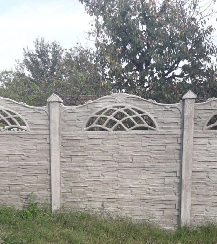 Gard beton imitație cărămidă